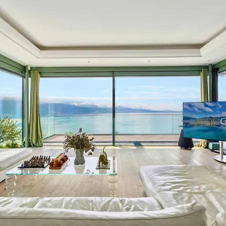 Contemporary Luxury In By Guestlee Vila *