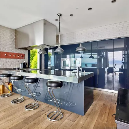 Contemporary Luxury In By Guestlee Vila